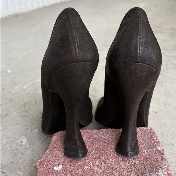 Prada spools or heek pumps - Picture 5 of 13